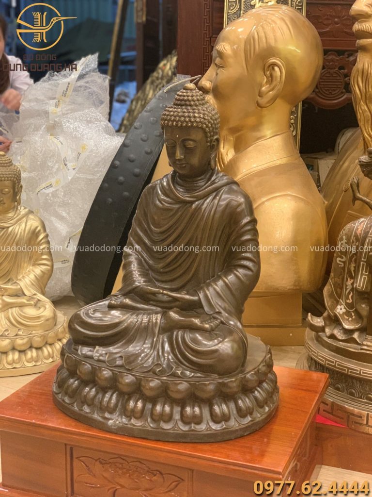 Tượng Phật Thích Ca bằng đồng vàng hun giả cổ cao 48cm
