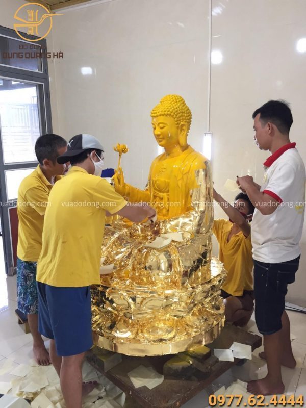 Dát vàng 9999 tượng phật A Di Đà tại xưởng