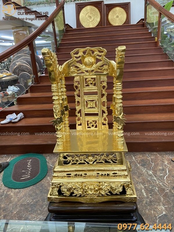 Ngai thờ bằng đồng đỏ thếp vàng cao 80cm ngang 50cm sâu 39cm