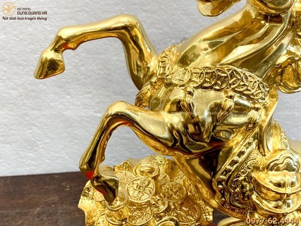 Tượng ngựa phong thủy tài lộc độc đáo bằng đồng mạ vàng 24k