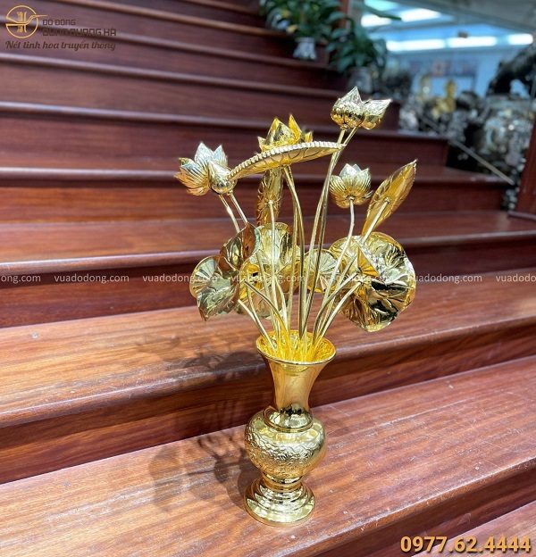 Lọ hoa sen bằng đồng để bàn thờ mạ vàng 24k đẹp tinh xảo