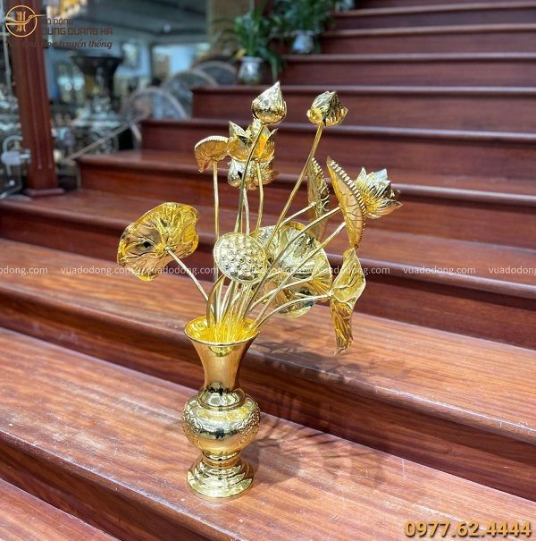 Lọ hoa sen bằng đồng để bàn thờ mạ vàng 24k đẹp tinh xảo