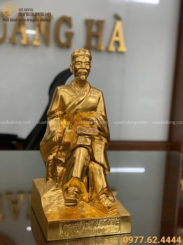 Tượng Nguyễn Bỉnh Khiêm đồng đỏ thếp vàng 9999 cao 42 cm