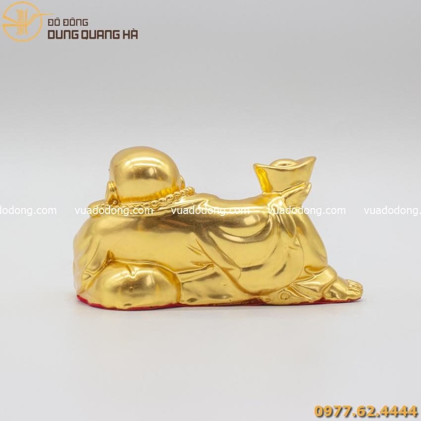 Tượng Phật Di Lặc nằm nâng kim nguyên bảo thếp vàng