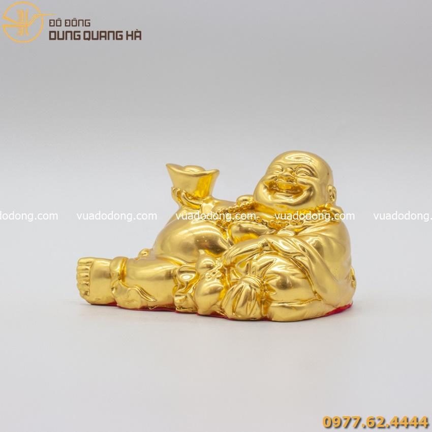 Tượng Phật Di Lặc nằm nâng kim nguyên bảo thếp vàng