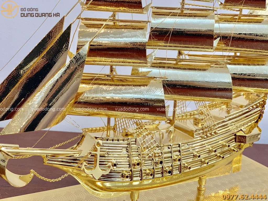 Mô hình thuyền buồm mạ vàng 24k (cả đế) hàng khách đặt làm quà tặng