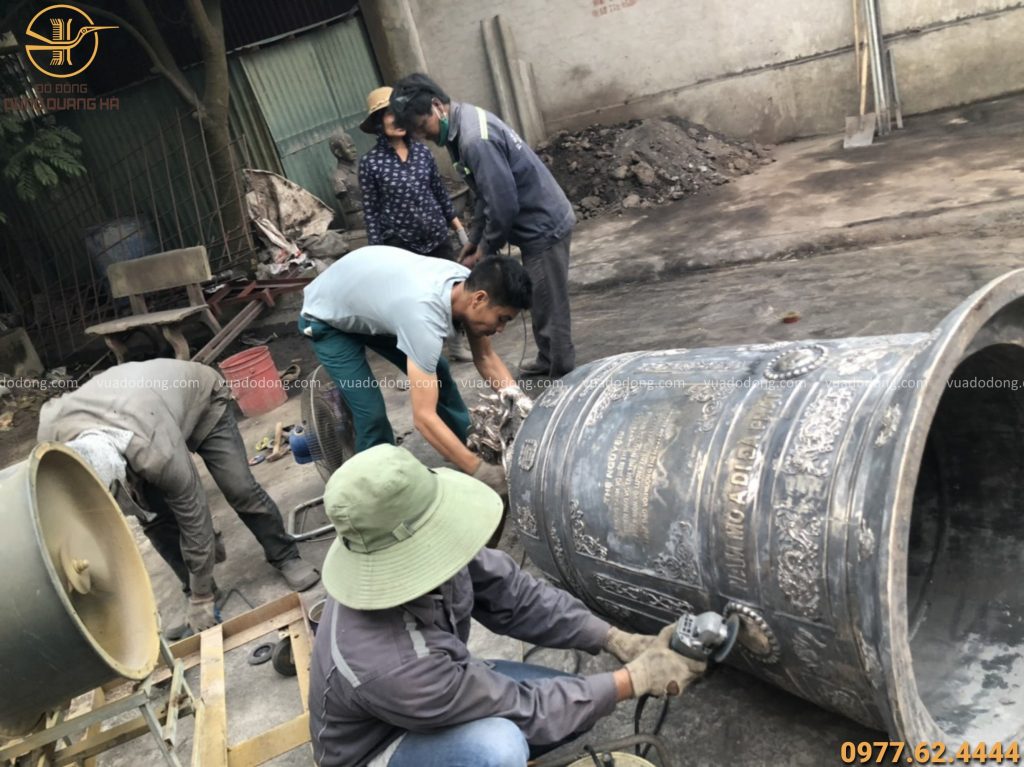 Lễ đúc chuông 800 kg tại xưởng đúc đồng Dung Quang Hà và hoàn thiện chuông