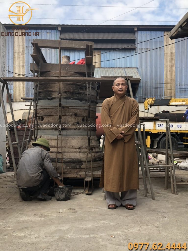 Lễ đúc chuông 800 kg tại xưởng đúc đồng Dung Quang Hà và hoàn thiện chuông