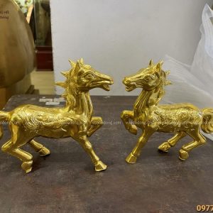 Tượng ngựa phong thủy độc đáo bằng đồng dát vàng 9999