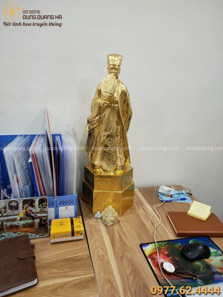 Giao tượng Khổng Minh dát vàng 9999 cho khách HN