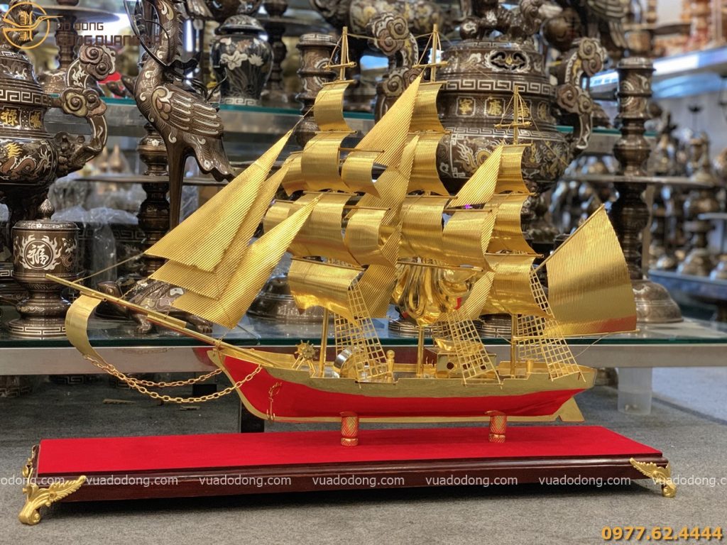 quà tặng thuyền buồm mạ vàng