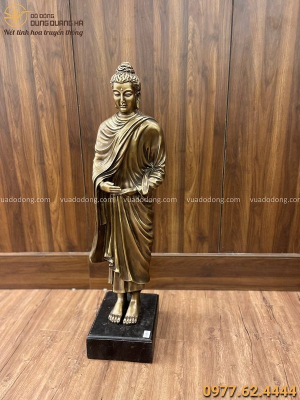 Tượng Phật khất thực bằng đồng vàng hun giả cổ cao 93cm