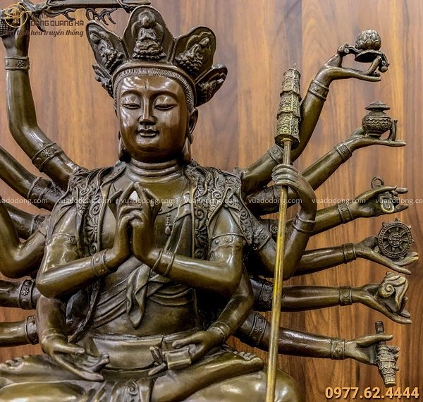 Tượng Phật Chuẩn Đề tinh xảo bằng đồng vàng hun nâu 40x40cm