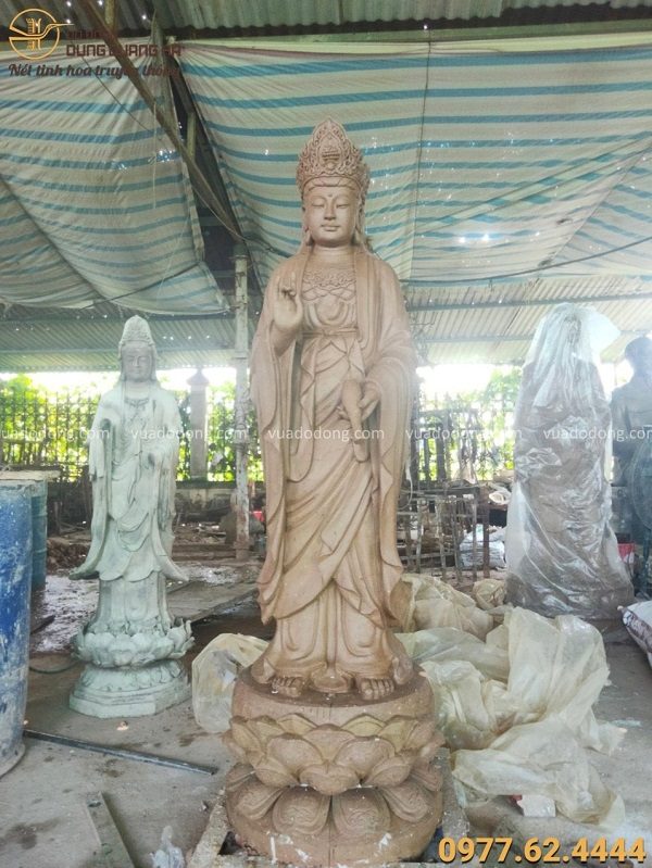 Tượng Phật Quan Âm bằng đồng đỏ cao 1m5 trên núi Bà Đen - Tây Ninh