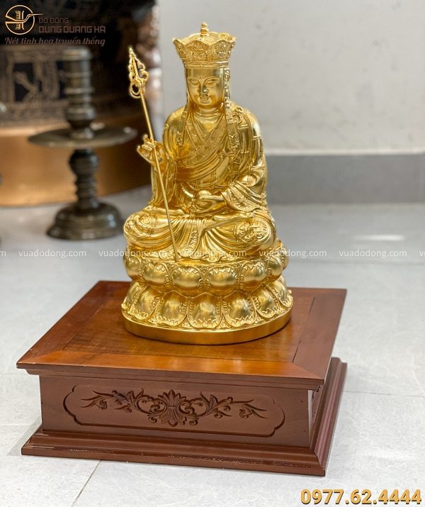 Tượng Bồ Tát Địa Tạng tôn nghiêm bằng đồng dát vàng cao 30cm