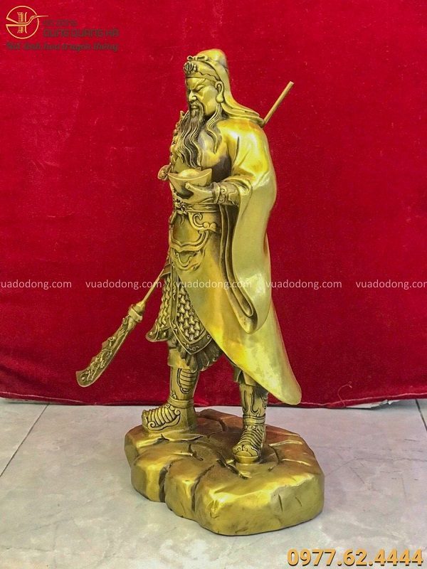 Tượng Quan Vân Trường đứng cầm đao bằng đồng vàng cao 70cm