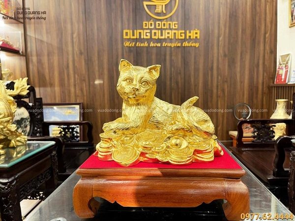 Tượng mèo phong thủy bằng đồng đỏ thếp vàng 9999 dài 30cm