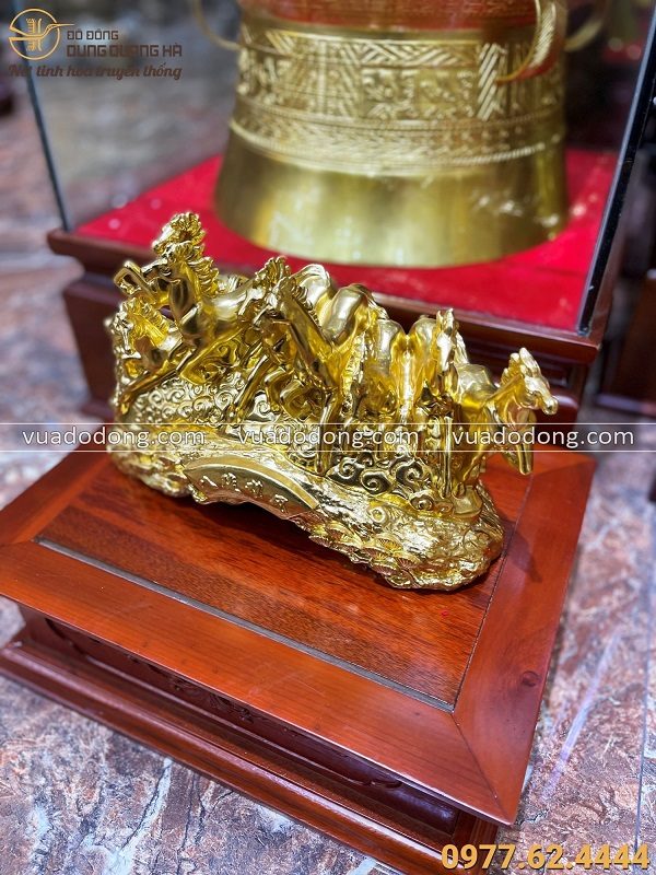 Tượng ngựa đồng Bát Mã thếp vàng 9999, kích thước 25 x 15 cm