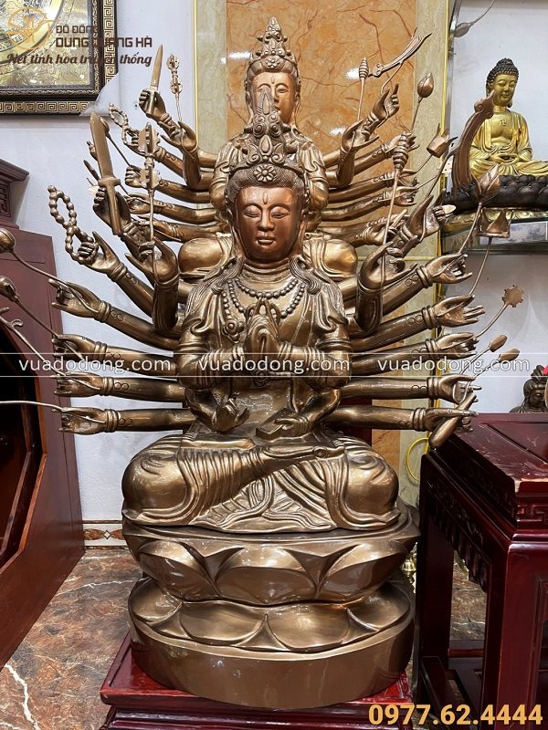 Tượng Phật Chuẩn Đề ngồi tòa sen đồng đỏ làm màu cao 81 cm