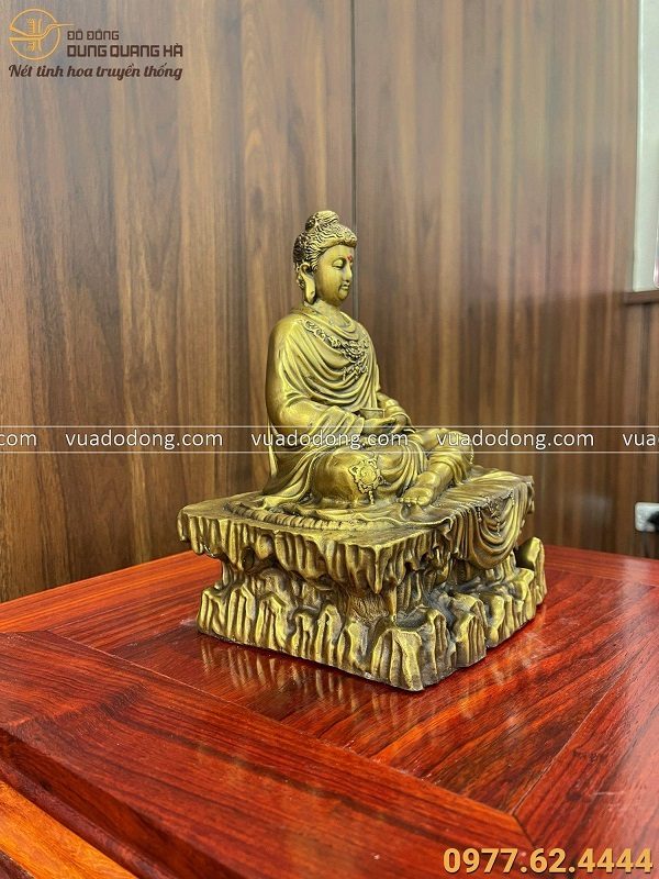 Tượng Phật Thích Ca ngồi bệ đá 20x17x12cm bằng đồng vàng