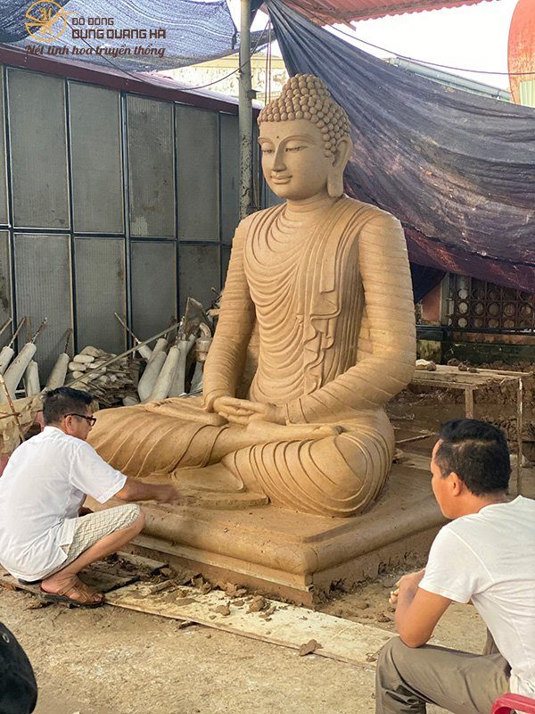 Đón khách Bình Định về xưởng duyệt mẫu Tượng Phật Thích Ca 2m5