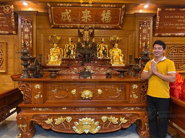 Lắp đặt bộ tượng chân dung cao 60 thếp vàng tại Thái Bình