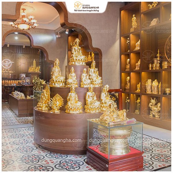 Ghé thăm không gian trưng bày “ đồ thờ tự tân thời” tại Sài Gòn hoa lệ 
