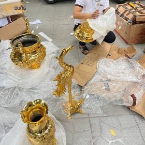 Giao Bộ ngũ sự 80cm mạ vàng - lọ hoa và sen đồng cho khách tại Quận 3, Sài Gòn