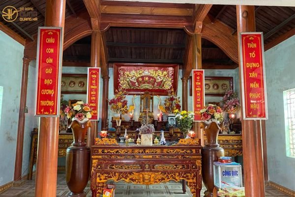 Bàn giao và lắp đặt bộ Đại tự câu đối cho Nhà thờ họ dòng tộc Nguyễn Đàm Danh tại Nghi Lộc, Nghệ An