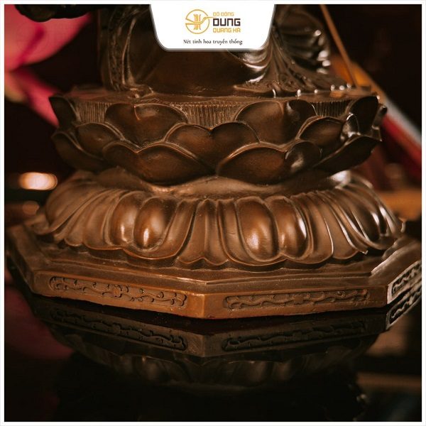 Tượng Phật Chuẩn Đề đẹp bằng đồng vàng hun giả cổ cao 26cm