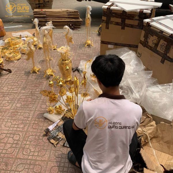 Đồ đồng Dung Quang Hà đóng gói đồ thờ mạ vàng đi Long An