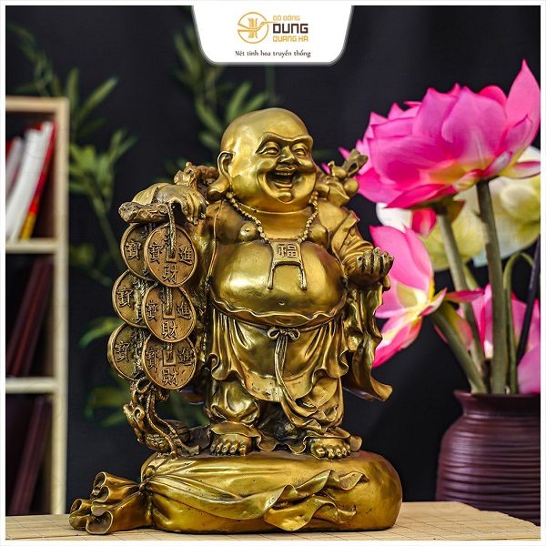 Tượng Phật Di Lặc gánh tiền bằng đồng vàng size 38x32cm nặng 7kg