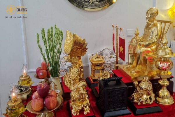 Trưng bày tượng Bác Hồ và tượng linh vật phong thuỷ tại nhà khách ở Hà Nội
