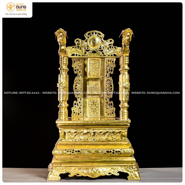 Ngai thờ chạm chữ Thọ Triện bằng đồng vàng cao 68cm ngang 42cm sâu 32cm