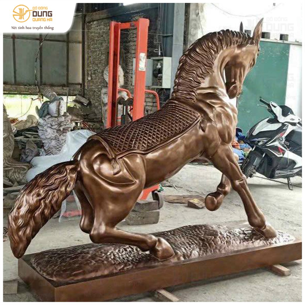 Hoàn thiện và bàn giao linh vật ngựa đúc theo yêu cầu bằng đồng đỏ nguyên khối nặng 1050kg cho khách hàng Quận Tân Bình