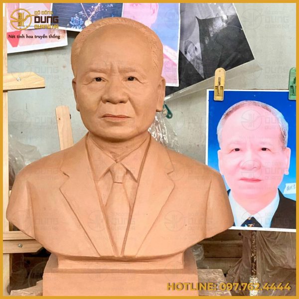 Tượng truyền thần chân dung bằng đồng đúc thủ công