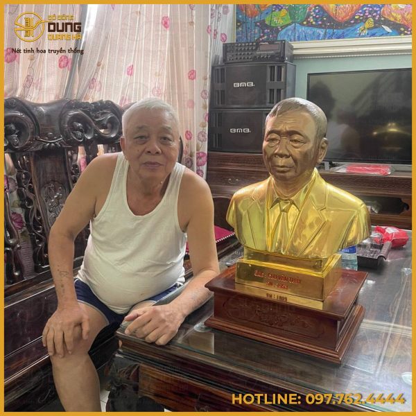 Tượng cụ ông bằng đồng thếp vàng 9999
