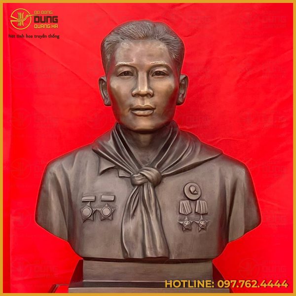 Tượng truyền thần anh hùng liệt sĩ bằng đồng
