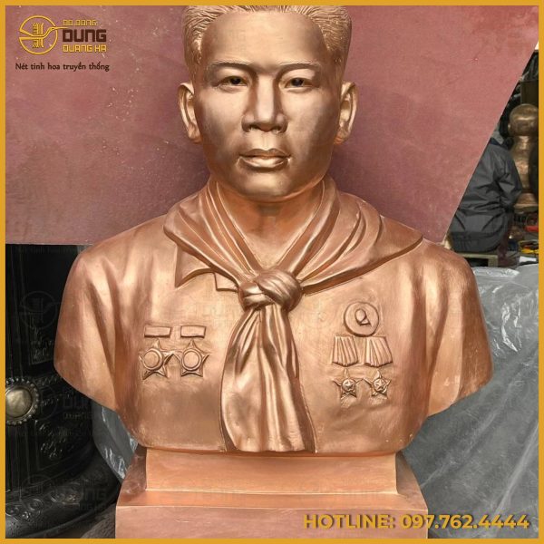 Tượng truyền thần anh hùng liệt sĩ bằng đồng
