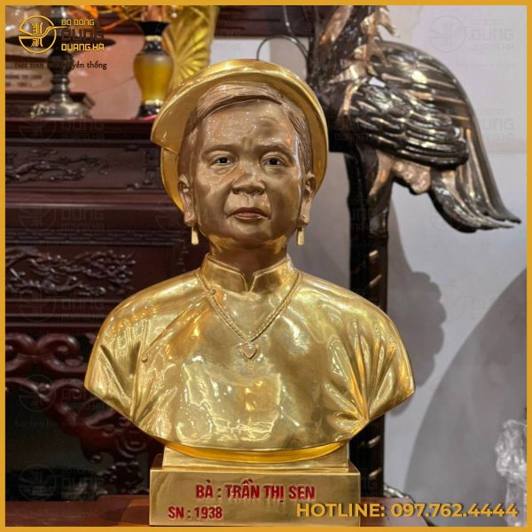 Tượng bán thân cụ bà vấn khăn bằng đồng