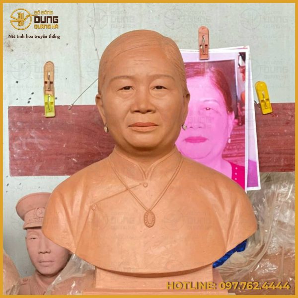 Tượng chân dung bằng đồng đúc thủ công