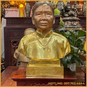 Tượng truyền thần cụ bà bằng đồng mạ vàng