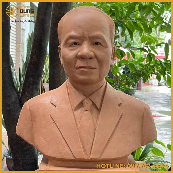 Tượng truyền thần chân dung bằng đồng đúc thủ công