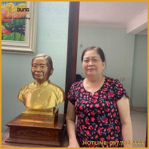 Tượng chân dung bằng đồng đúc thủ công