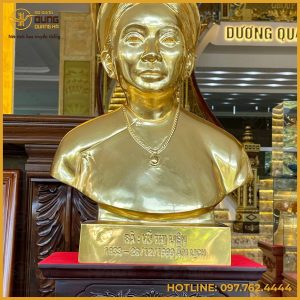 Đúc tượng bán thân cụ bà bằng đồng