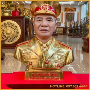 Tượng truyền thần bằng đồng tinh xảo