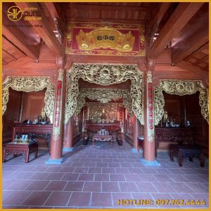 Cửa võng bằng đồng thiết kế ba gian