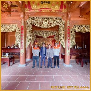 Cửa võng bằng đồng thiết kế ba gian 