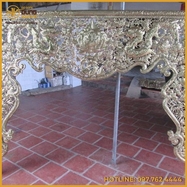 Cửa võng bằng đồng vàng tinh xảo