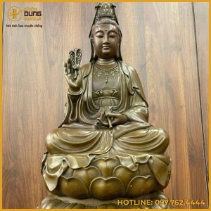 Tượng Phật Bà Quan Âm bằng đồng vàng hun